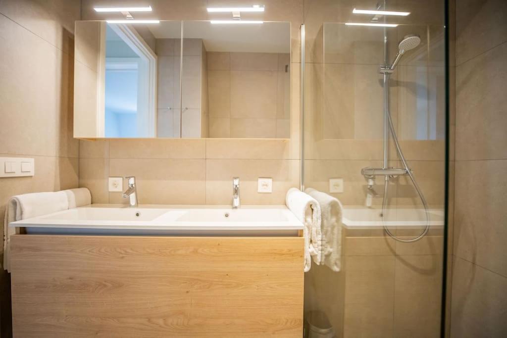 شقة Georgie Light, Lofty Luxurious كادزاند المظهر الخارجي الصورة
