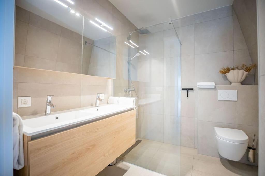 شقة Georgie Light, Lofty Luxurious كادزاند المظهر الخارجي الصورة
