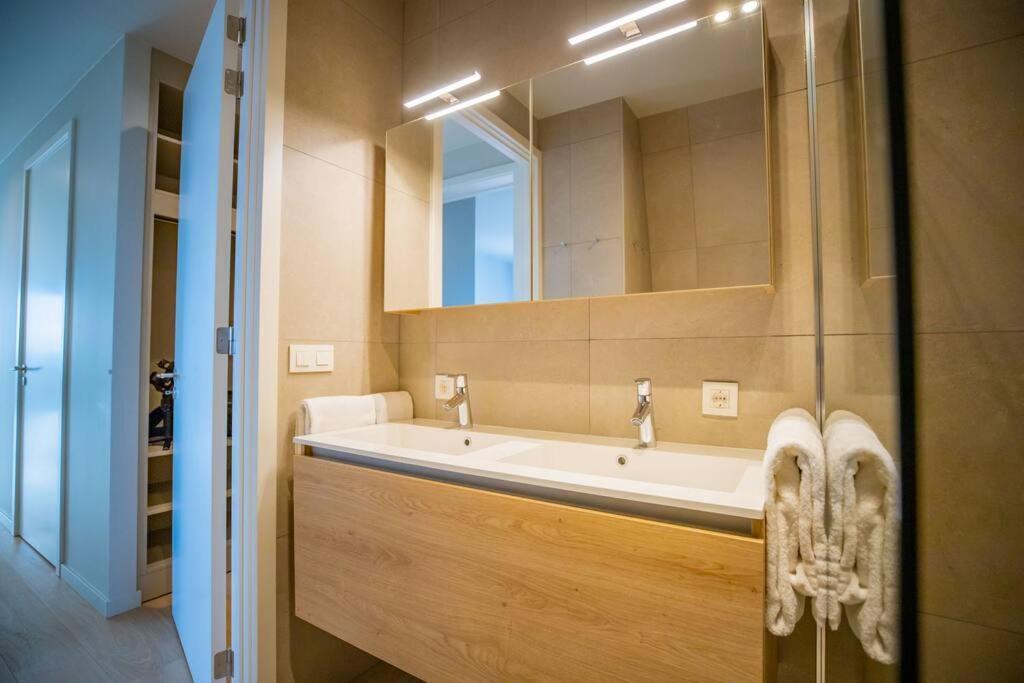 شقة Georgie Light, Lofty Luxurious كادزاند المظهر الخارجي الصورة